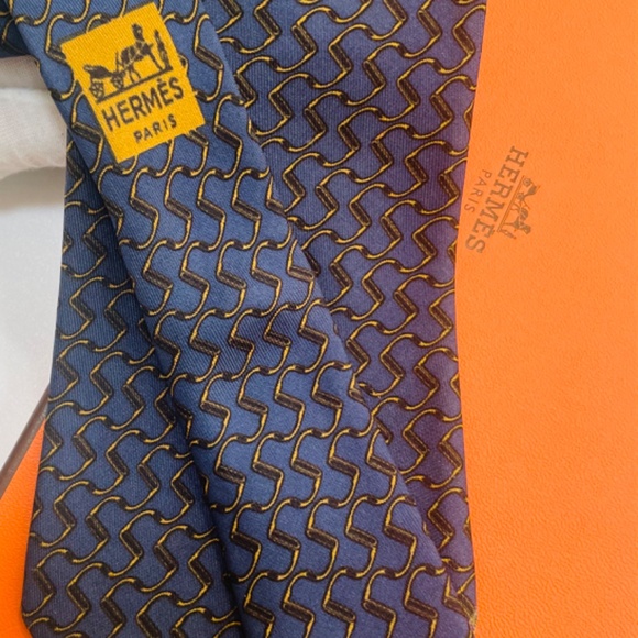 Hermes Silk Neck tie - Picture 2 of 9